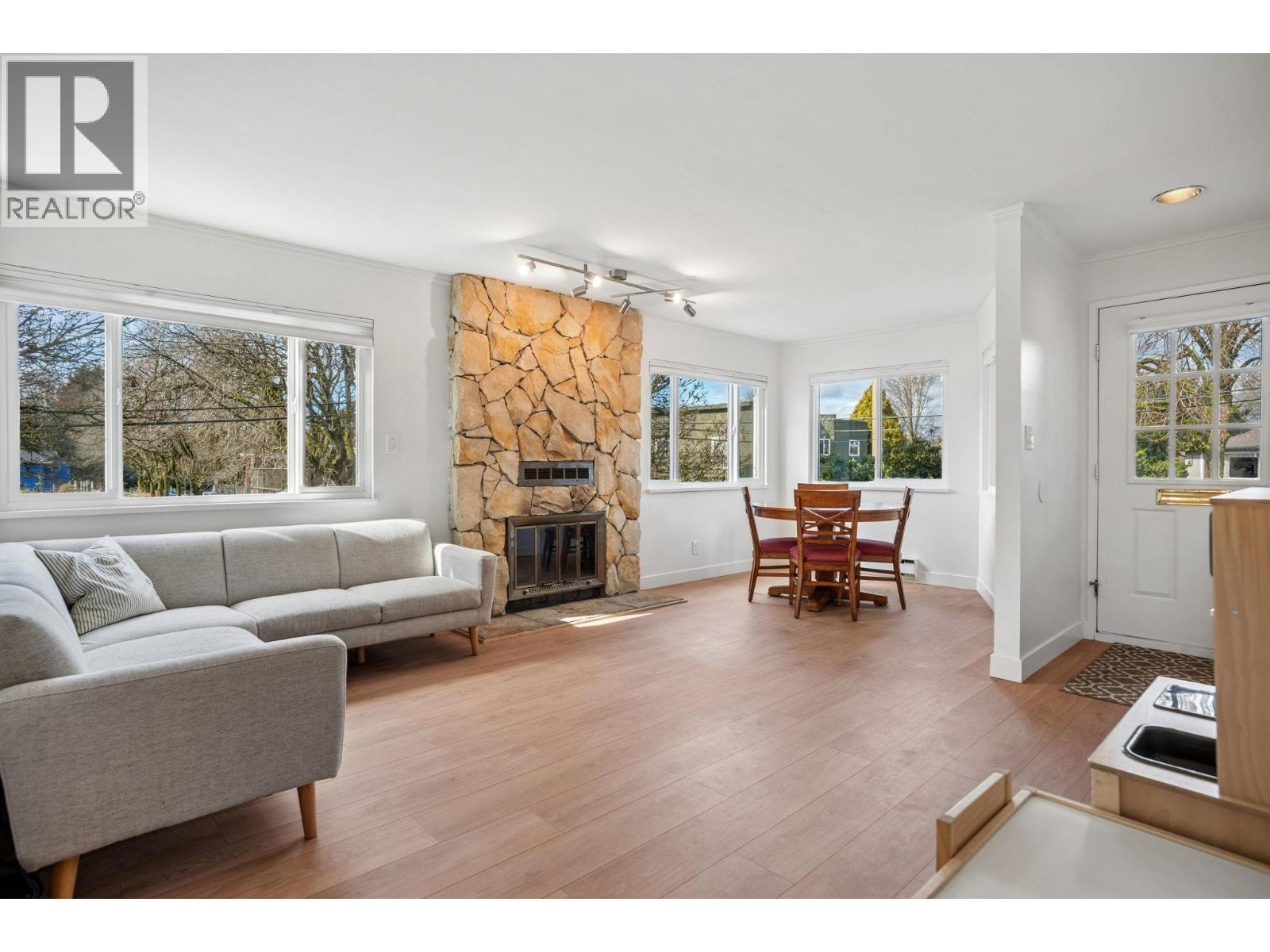 602 E 13th Avenue, Vancouver, British Columbia V5T 2L1 - Photo 4 - R3105488