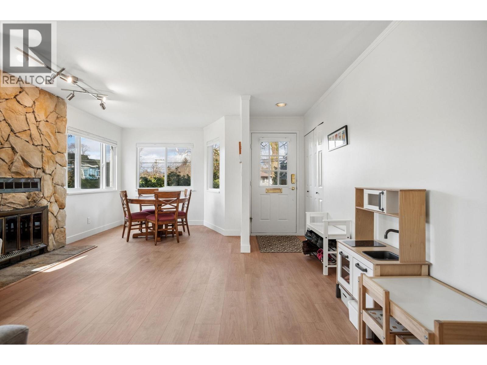 602 E 13th Avenue, Vancouver, British Columbia V5T 2L1 - Photo 3 - R3105488