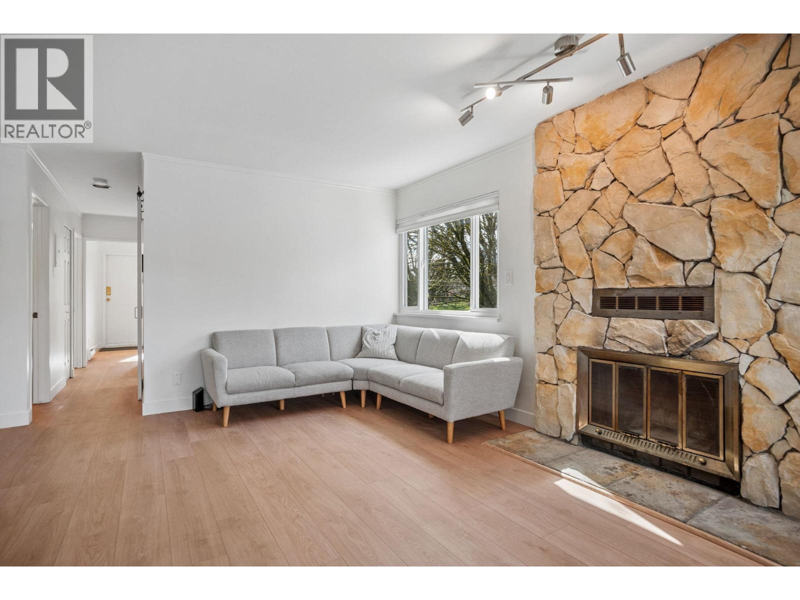 602 E 13th Avenue, Vancouver, British Columbia V5T 2L1 - Photo 8 - R3105488