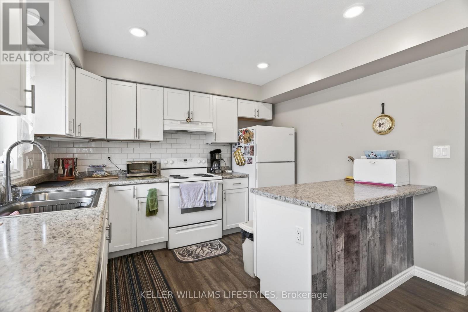 321 - 325 Buchanan Street, Strathroy-Caradoc, Ontario  N7G 1K6 - Photo 10 - X12941816