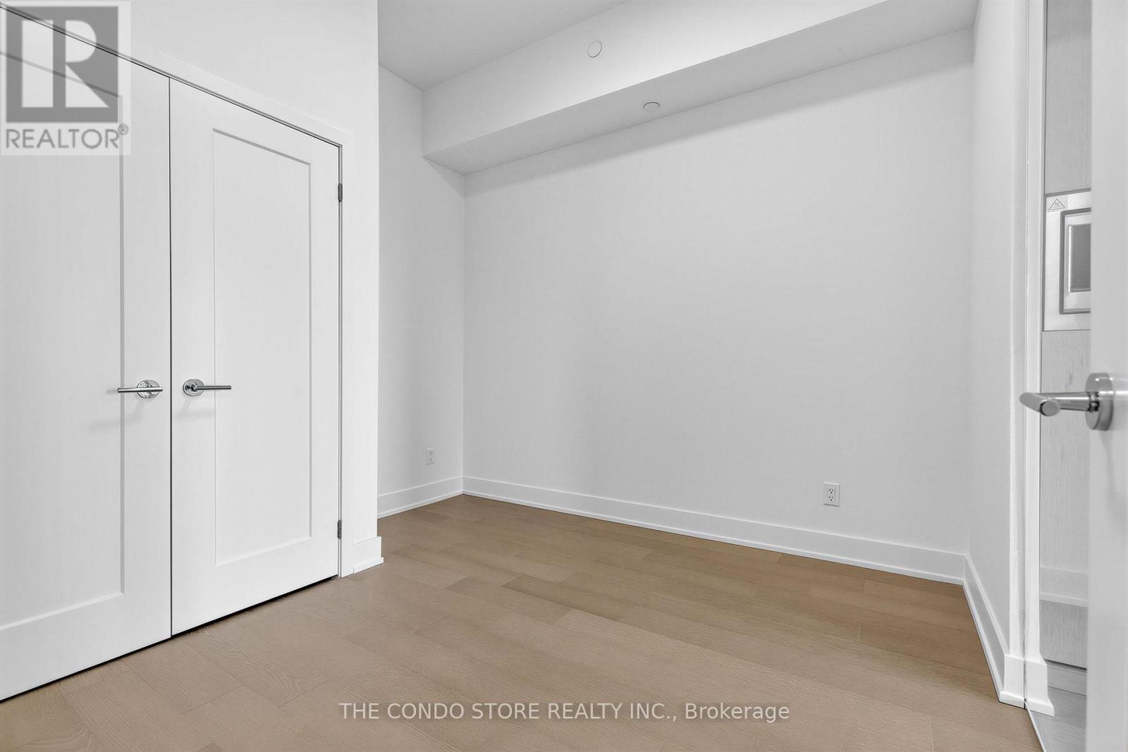 705 - 8 Manor Road W, Toronto, Ontario  M4S 0E6 - Photo 10 - C12941806