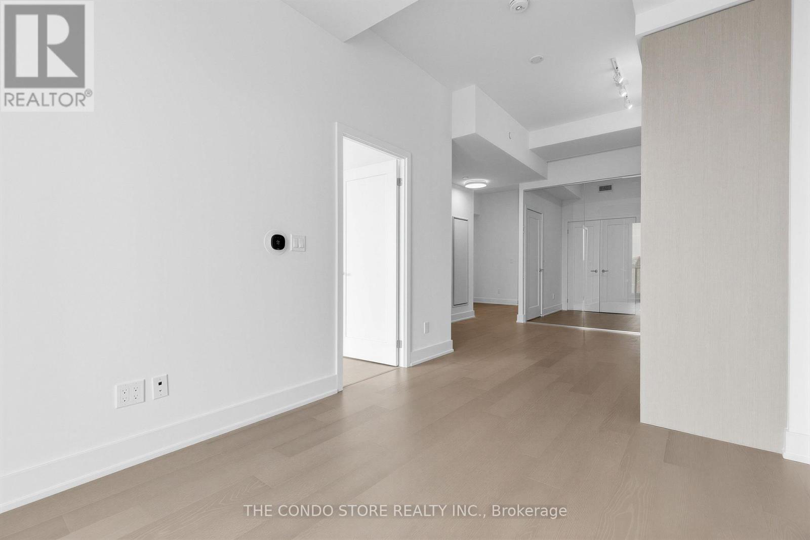 705 - 8 Manor Road W, Toronto, Ontario  M4S 0E6 - Photo 12 - C12941806