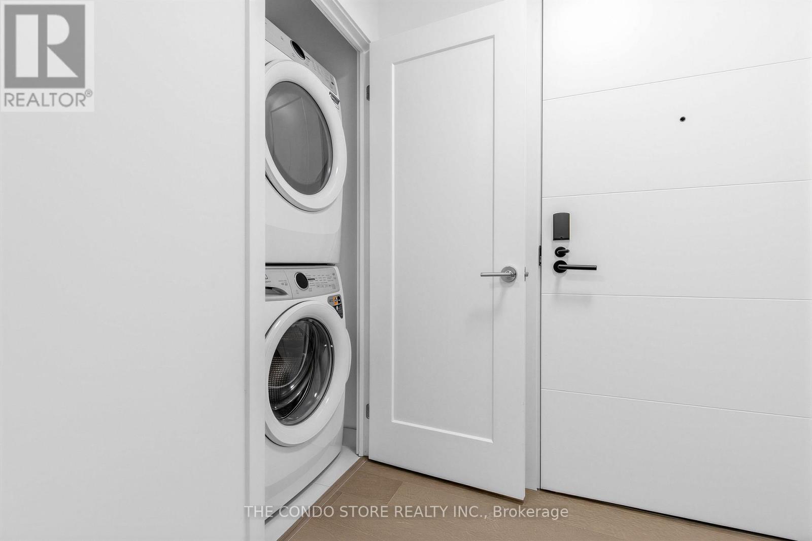 705 - 8 Manor Road W, Toronto, Ontario  M4S 0E6 - Photo 15 - C12941806