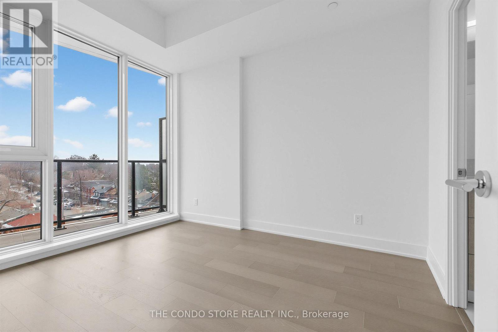 705 - 8 Manor Road W, Toronto, Ontario  M4S 0E6 - Photo 5 - C12941806