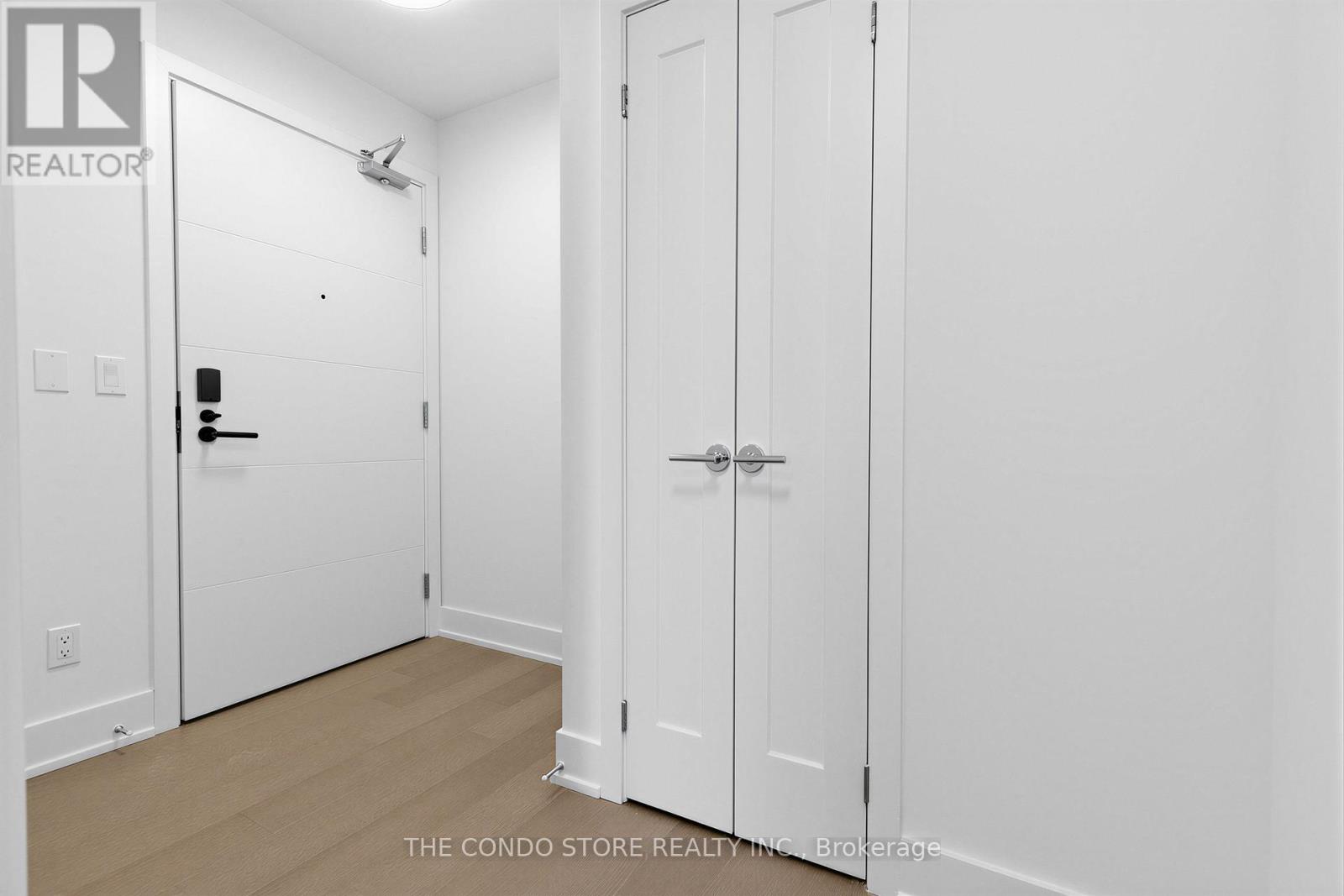 705 - 8 Manor Road W, Toronto, Ontario  M4S 0E6 - Photo 7 - C12941806