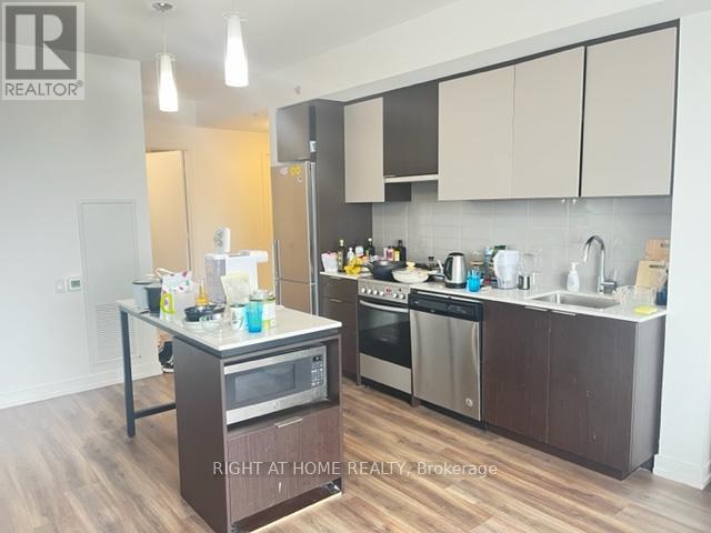 2104 - 203 College Street, Toronto, Ontario  M5T 1P9 - Photo 2 - C12941832