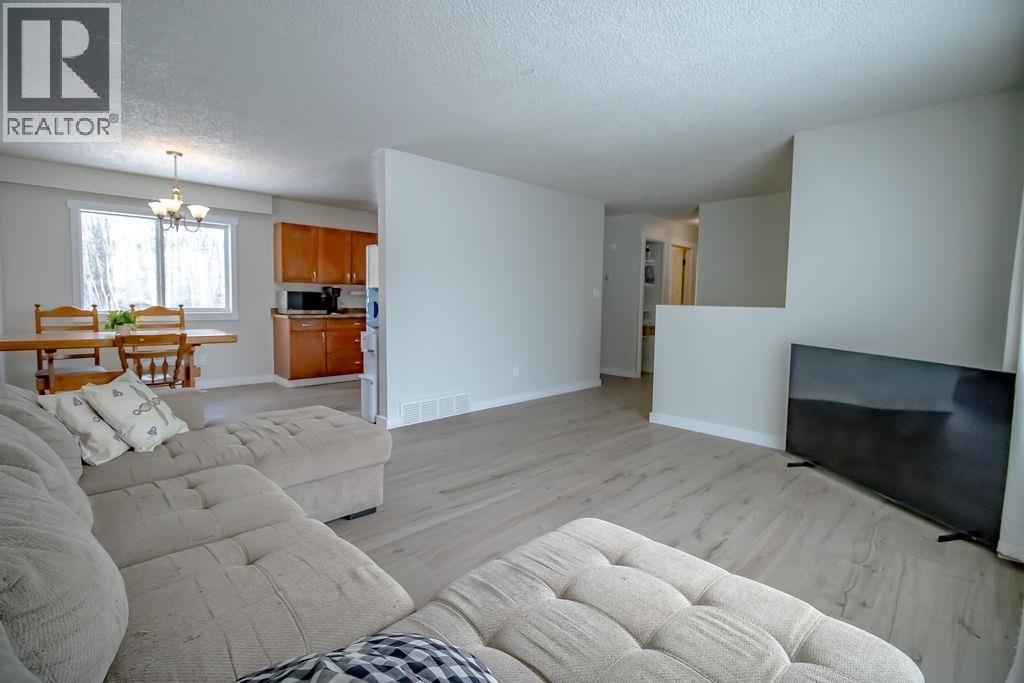 120 Elm Street, Fort St. James, British Columbia  V0J 1P0 - Photo 6 - R3104702