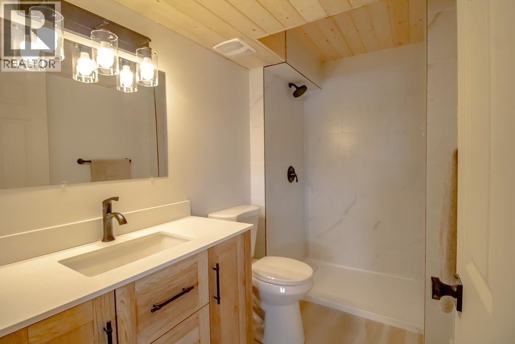 120 Elm Street, Fort St. James, British Columbia  V0J 1P0 - Photo 18 - R3104702