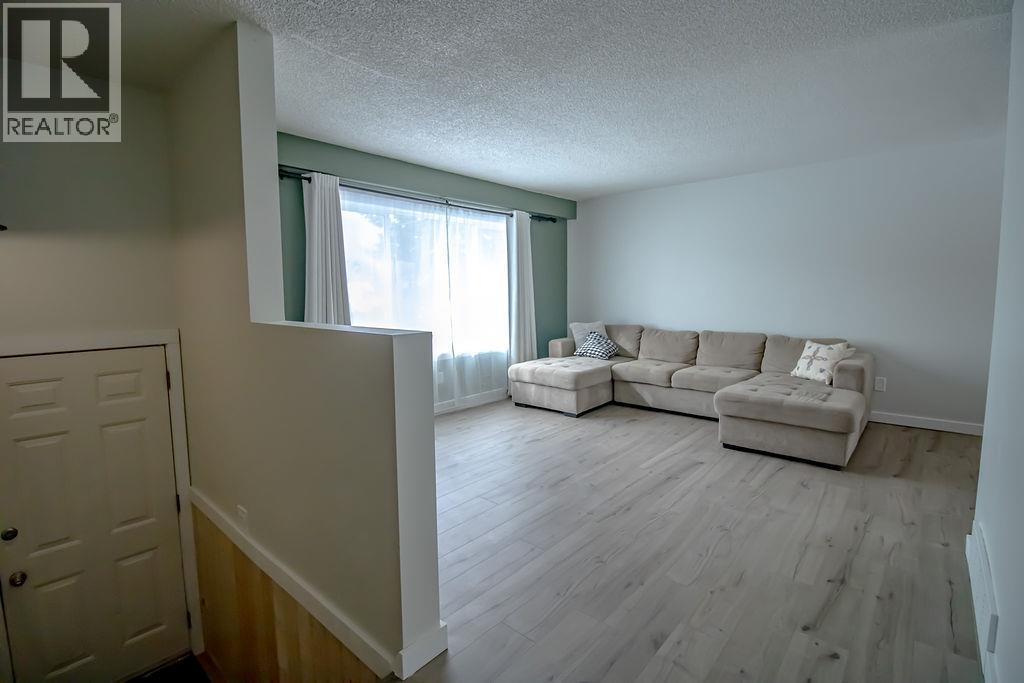 120 Elm Street, Fort St. James, British Columbia  V0J 1P0 - Photo 3 - R3104702