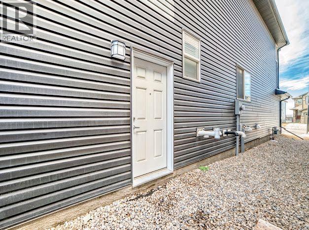 198 Lucas Heights Nw, Calgary, Alberta  T3P 1X4 - Photo 42 - A2295301