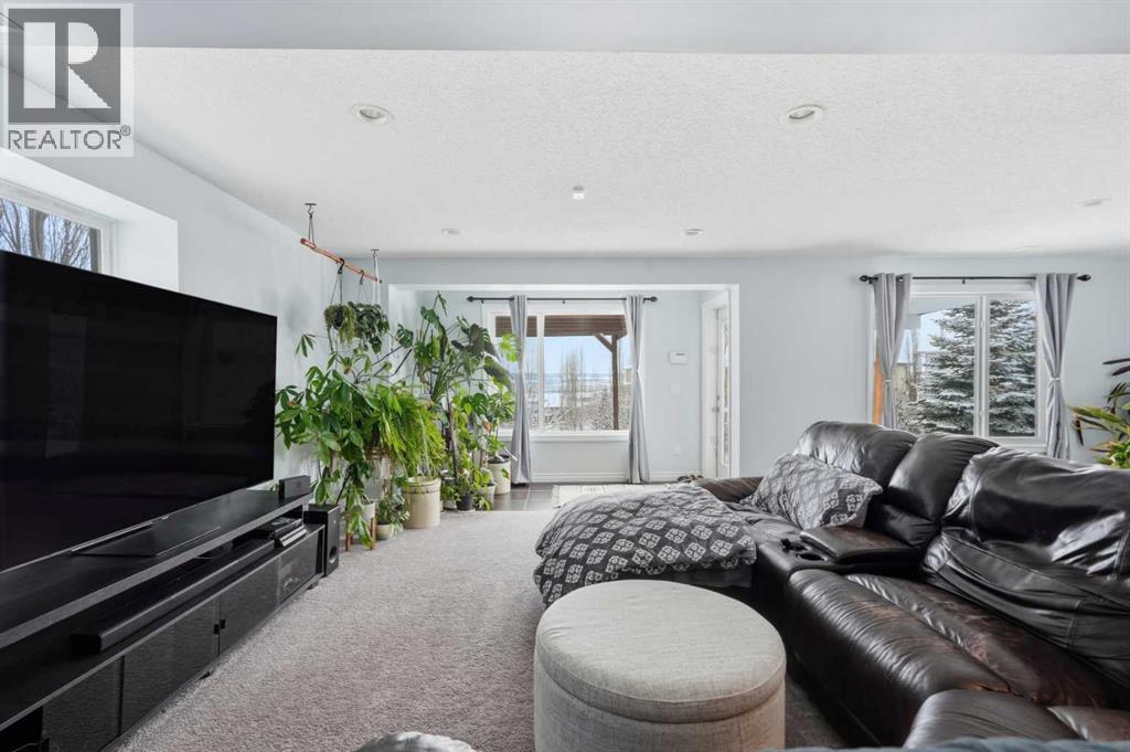 99 Sunset View, Cochrane, Alberta  T4C 0E8 - Photo 31 - A2297999