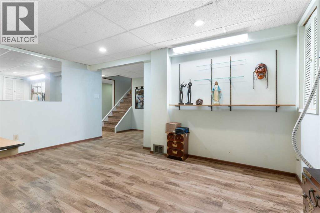 87 Hillgrove Drive Sw, Calgary, Alberta  T2V 3L8 - Photo 24 - A2298044