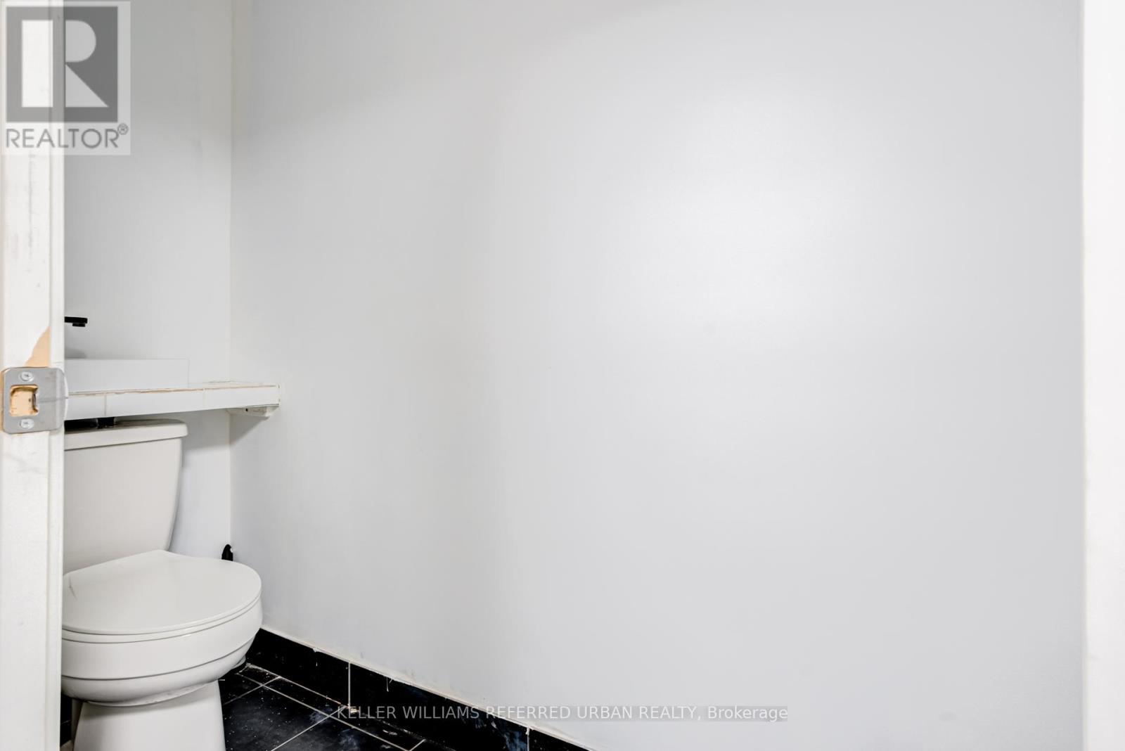 706 Pape Avenue, Toronto, Ontario  M4K 3S7 - Photo 25 - E12941812