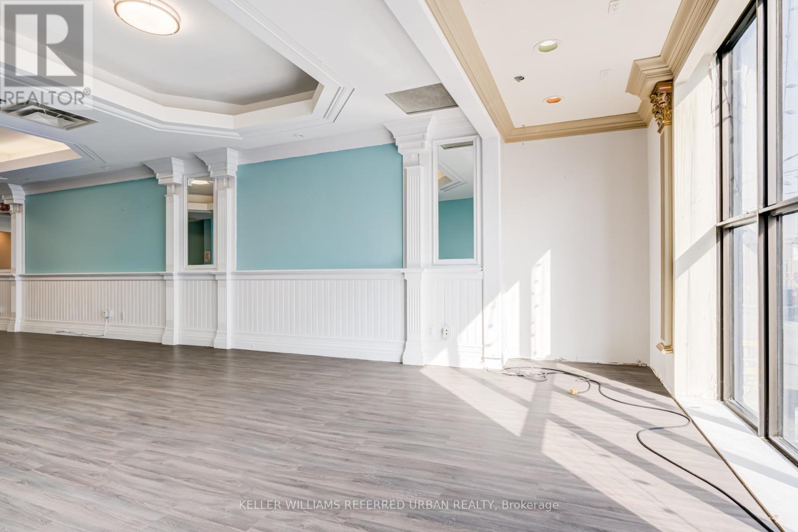 706 Pape Avenue, Toronto, Ontario  M4K 3S7 - Photo 6 - E12941812