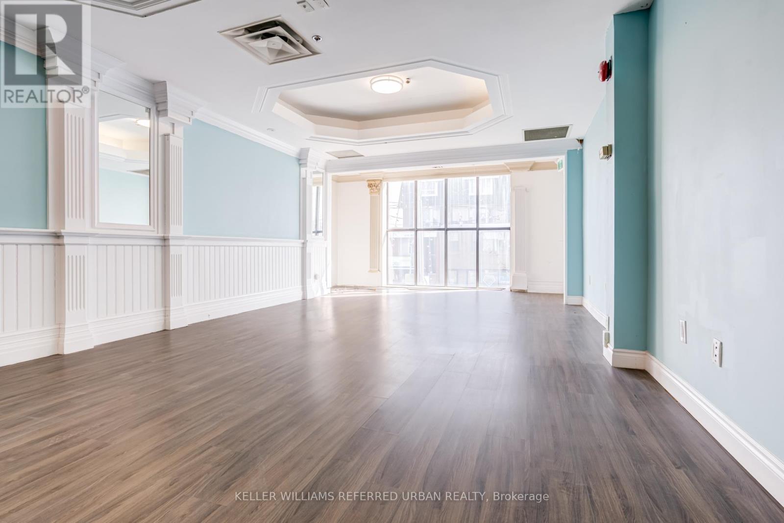 706 Pape Avenue, Toronto, Ontario  M4K 3S7 - Photo 9 - E12941812