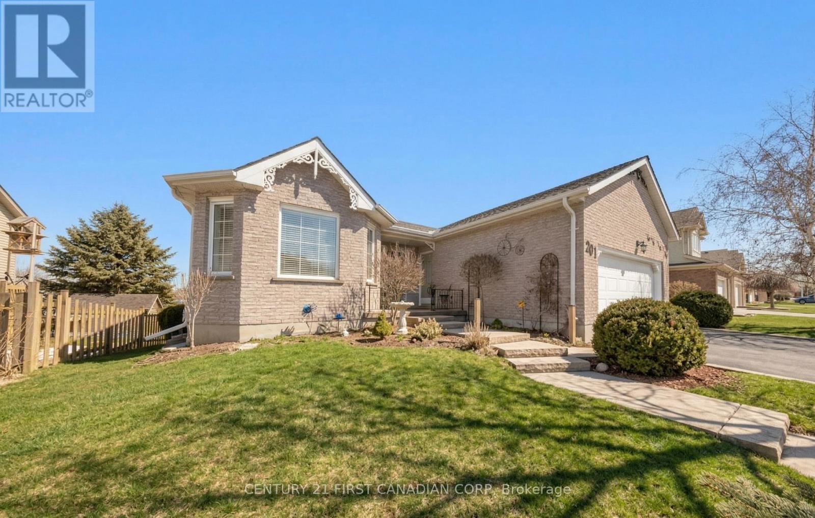 257 Fennel Street, Blandford-Blenheim, Ontario  N0J 1S0 - Photo 4 - X12846328