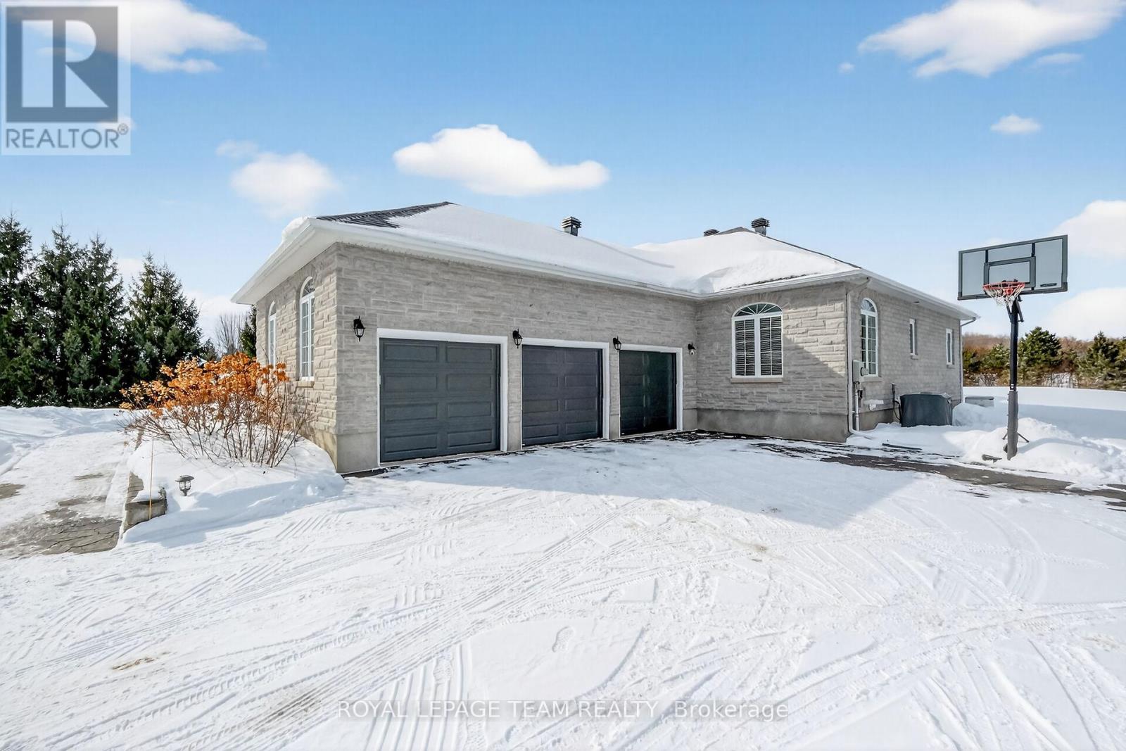 1611 Landel Drive, Ottawa, Ontario  K2W 1C2 - Photo 6 - X12803454