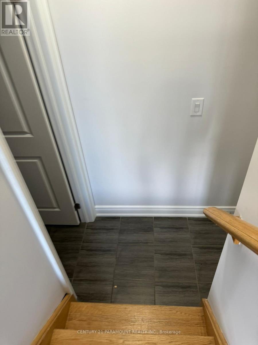 80 Hollowgrove Boulevard, Brampton, Ontario  L6P 1A9 - Photo 10 - W12941780