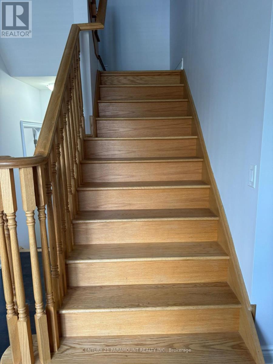 80 Hollowgrove Boulevard, Brampton, Ontario  L6P 1A9 - Photo 12 - W12941780