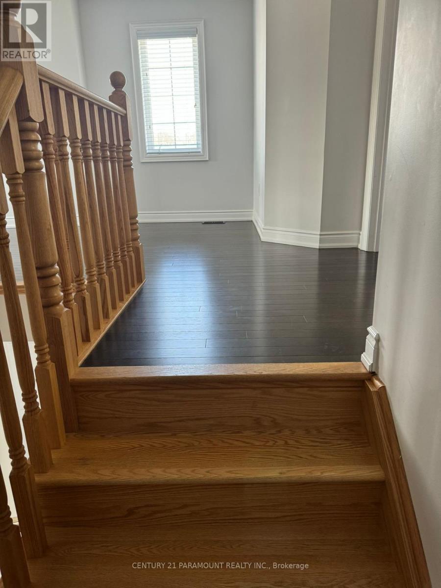 80 Hollowgrove Boulevard, Brampton, Ontario  L6P 1A9 - Photo 13 - W12941780