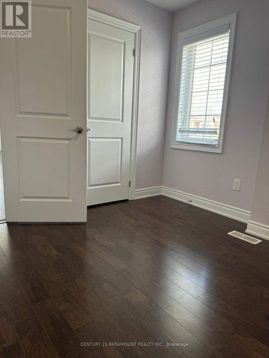 80 Hollowgrove Boulevard, Brampton, Ontario  L6P 1A9 - Photo 21 - W12941780