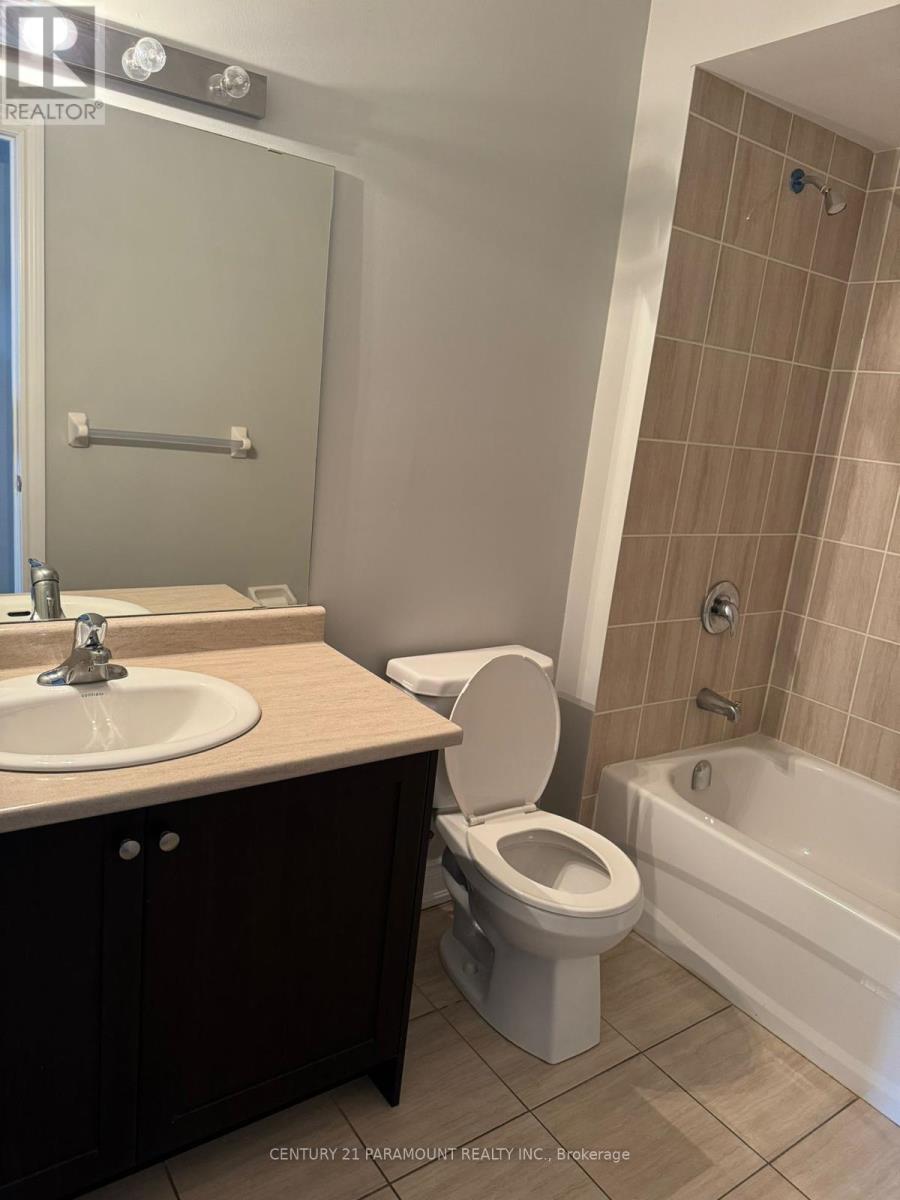 80 Hollowgrove Boulevard, Brampton, Ontario  L6P 1A9 - Photo 24 - W12941780