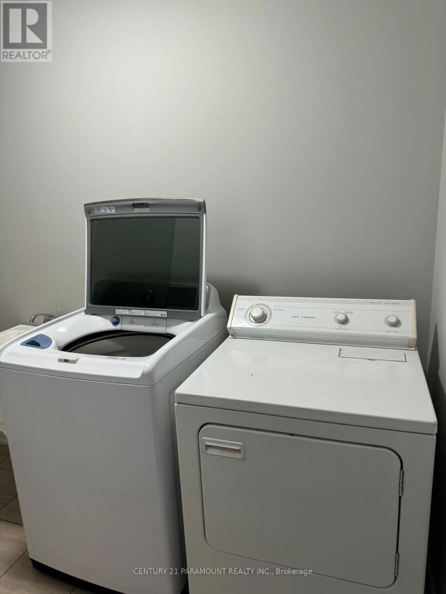 80 Hollowgrove Boulevard, Brampton, Ontario  L6P 1A9 - Photo 25 - W12941780