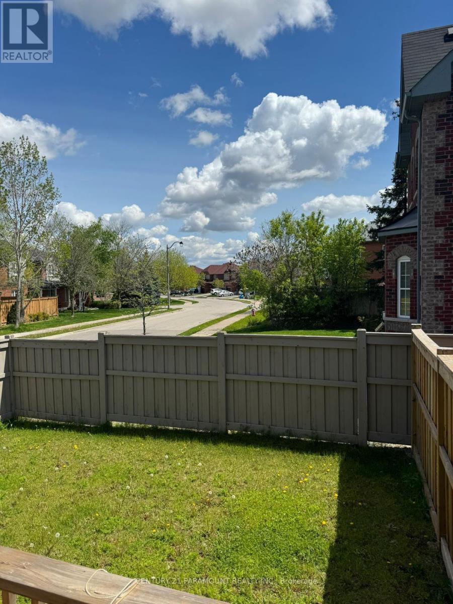 80 Hollowgrove Boulevard, Brampton, Ontario  L6P 1A9 - Photo 27 - W12941780