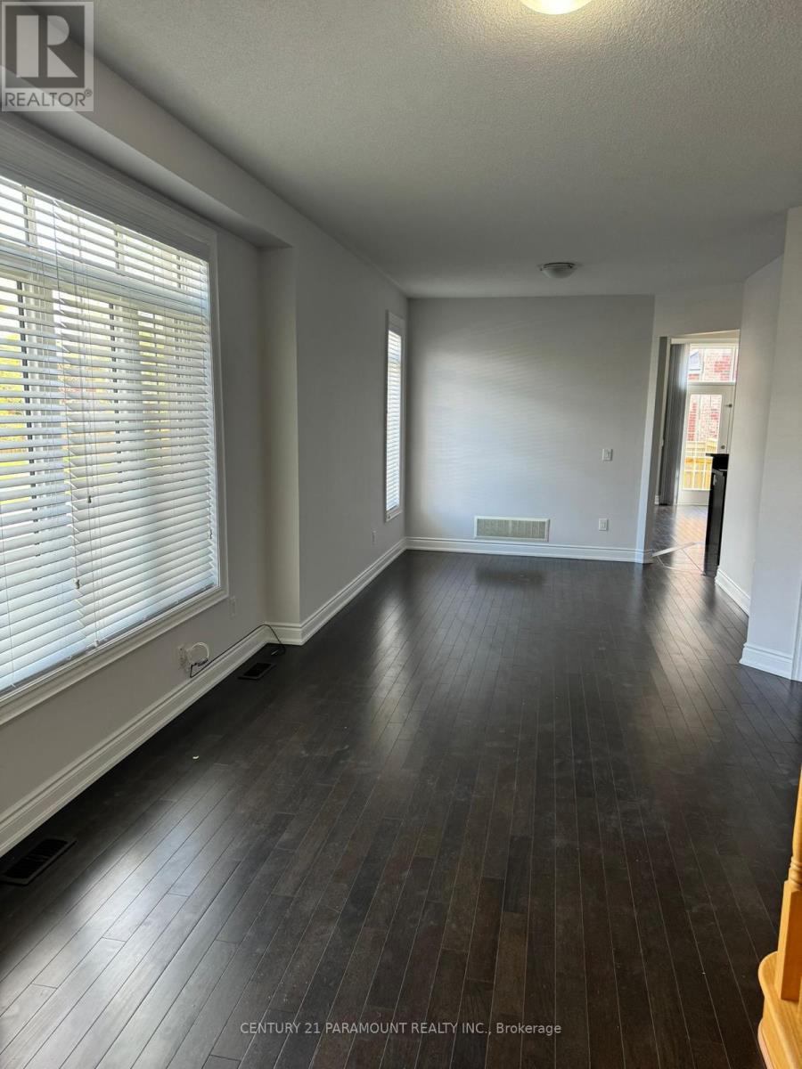 80 Hollowgrove Boulevard, Brampton, Ontario  L6P 1A9 - Photo 5 - W12941780