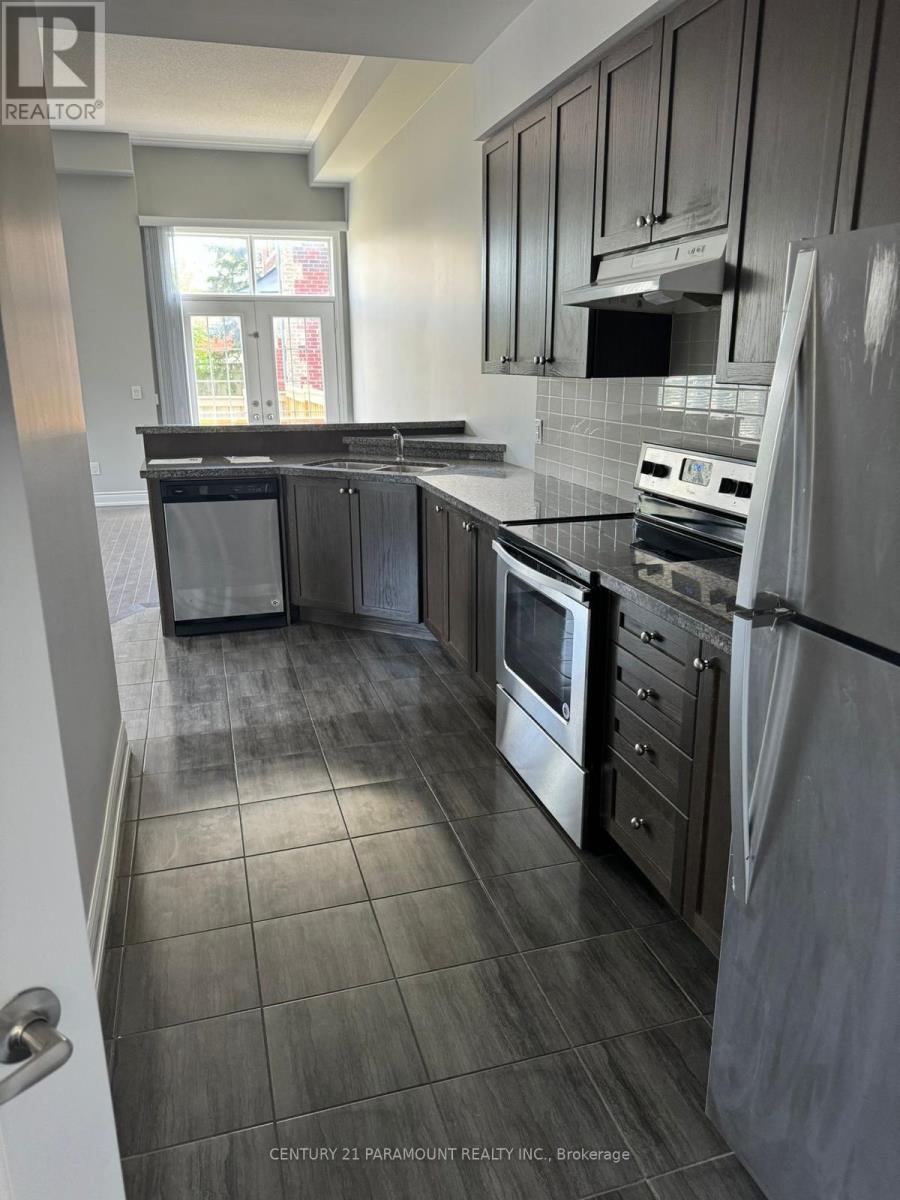 80 Hollowgrove Boulevard, Brampton, Ontario  L6P 1A9 - Photo 7 - W12941780