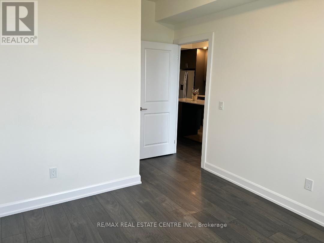 1007 - 3220 William Coltson Avenue, Oakville, Ontario  L6H 7X9 - Photo 10 - W12941814