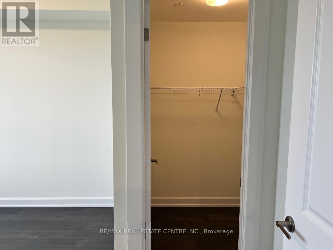 1007 - 3220 William Coltson Avenue, Oakville, Ontario  L6H 7X9 - Photo 11 - W12941814