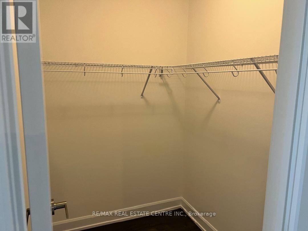 1007 - 3220 William Coltson Avenue, Oakville, Ontario  L6H 7X9 - Photo 12 - W12941814