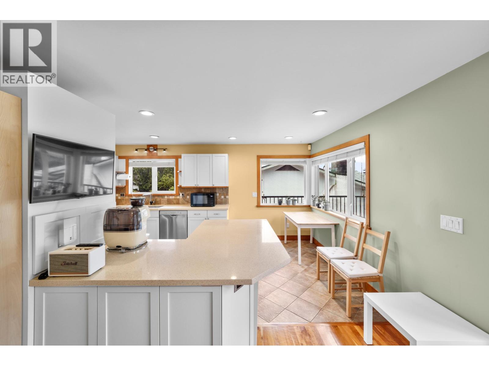 2160 Jordan Drive, Burnaby, British Columbia  V5B 4E8 - Photo 9 - R3104962