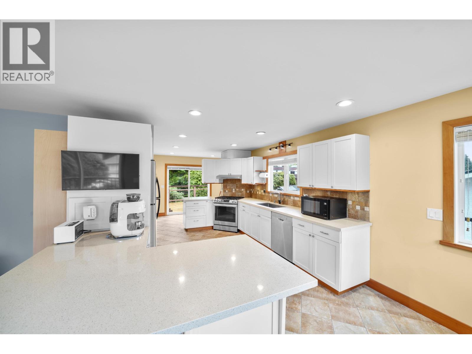 2160 Jordan Drive, Burnaby, British Columbia  V5B 4E8 - Photo 13 - R3104962