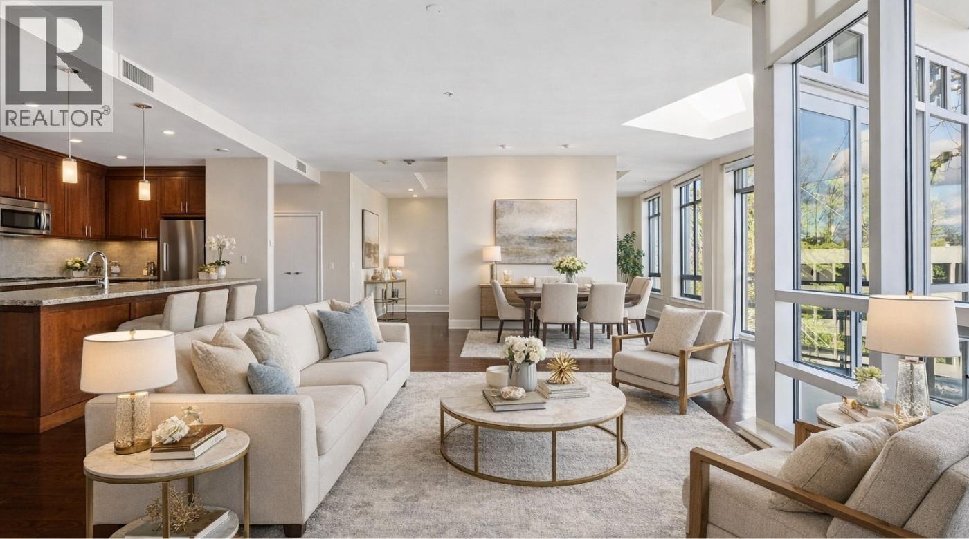 402 605 CLYDE AVENUE, West Vancouver, British Columbia