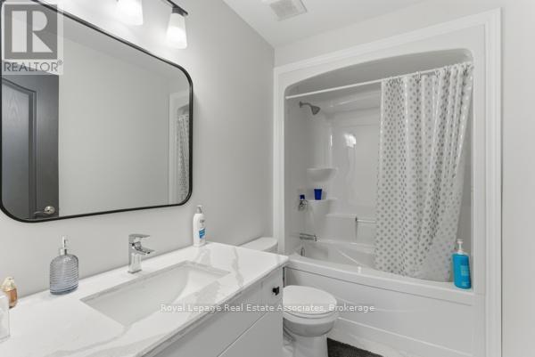 (Upper) - 3 Marshall Lane, St. Catharines, Ontario  L2P 0E8 - Photo 22 - X12941818