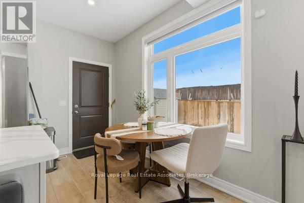 (Upper) - 3 Marshall Lane, St. Catharines, Ontario  L2P 0E8 - Photo 6 - X12941818