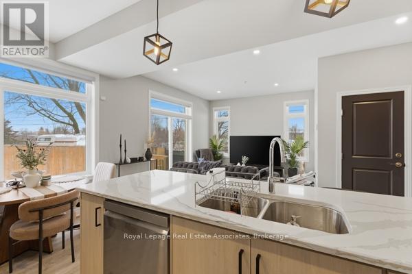 (Upper) - 3 Marshall Lane, St. Catharines, Ontario  L2P 0E8 - Photo 7 - X12941818