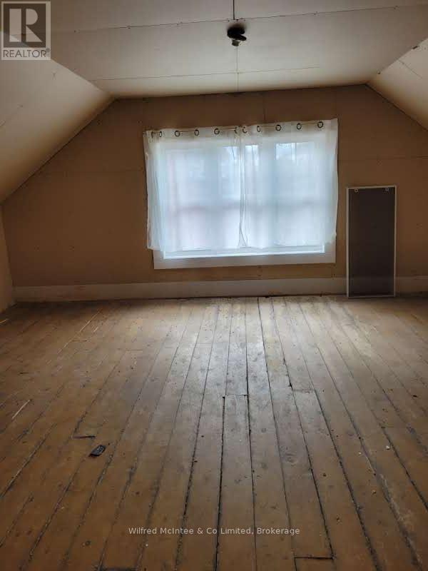 376 Lambton Street, West Grey, Ontario  N0G 1R0 - Photo 27 - X12566106