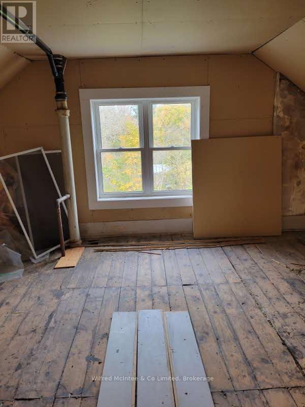 376 Lambton Street, West Grey, Ontario  N0G 1R0 - Photo 28 - X12566106