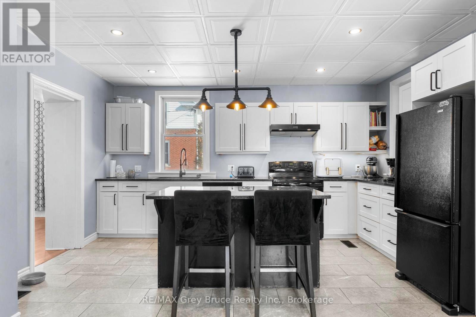 71 Main Street, Arran-Elderslie, Ontario  N0H 2N0 - Photo 5 - X12834790