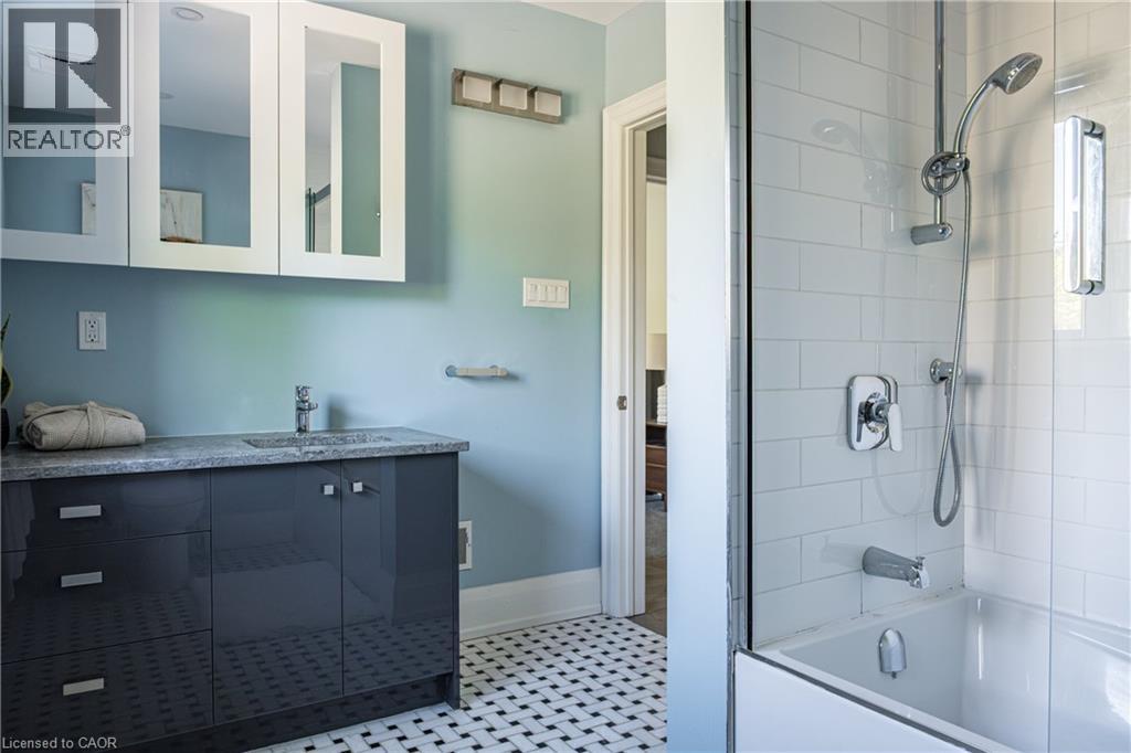 3 Oakwood Place, Hamilton, Ontario  L8S 4C9 - Photo 25 - 40806168