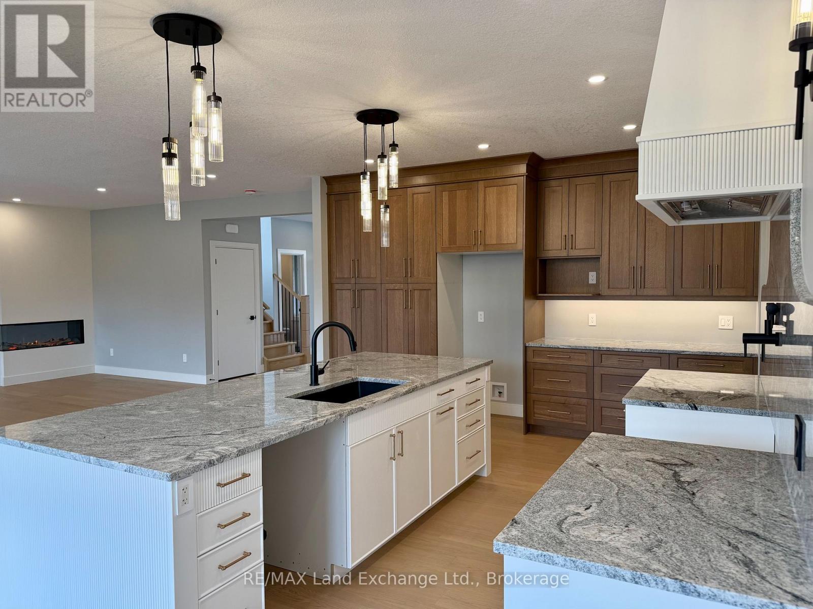 962 Bogdanovic Way, Huron-Kinloss, Ontario  N2Z 0H4 - Photo 11 - X12551532