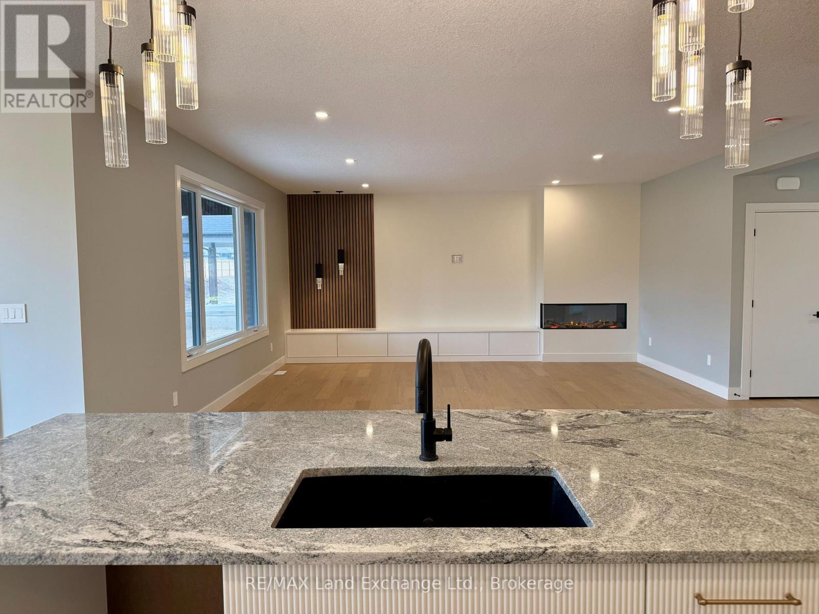 962 Bogdanovic Way, Huron-Kinloss, Ontario  N2Z 0H4 - Photo 13 - X12551532