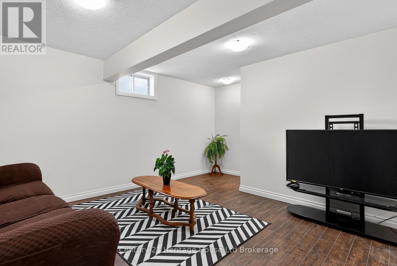 42 Eleanor Street, West Perth, Ontario  N0K 1N0 - Photo 14 - X12941880