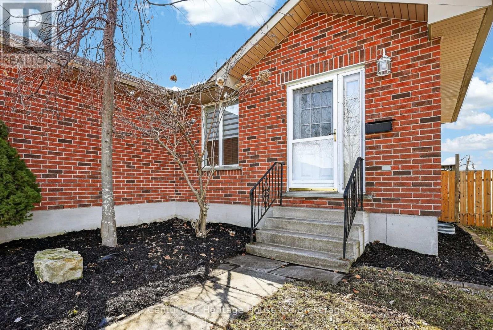 42 Eleanor Street, West Perth, Ontario  N0K 1N0 - Photo 3 - X12941880