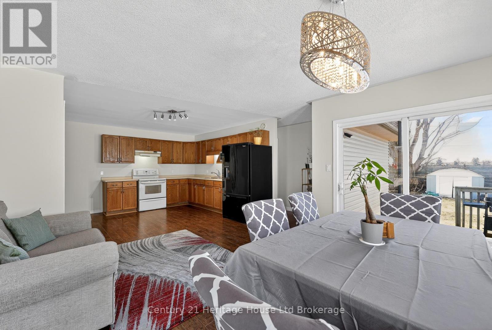 42 Eleanor Street, West Perth, Ontario  N0K 1N0 - Photo 5 - X12941880