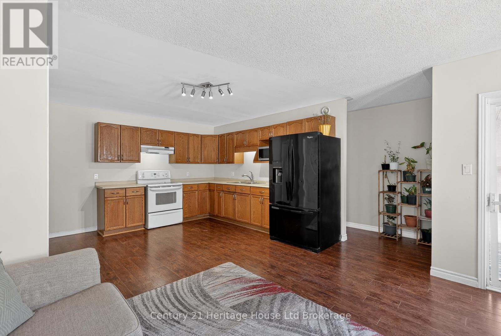 42 Eleanor Street, West Perth, Ontario  N0K 1N0 - Photo 6 - X12941880