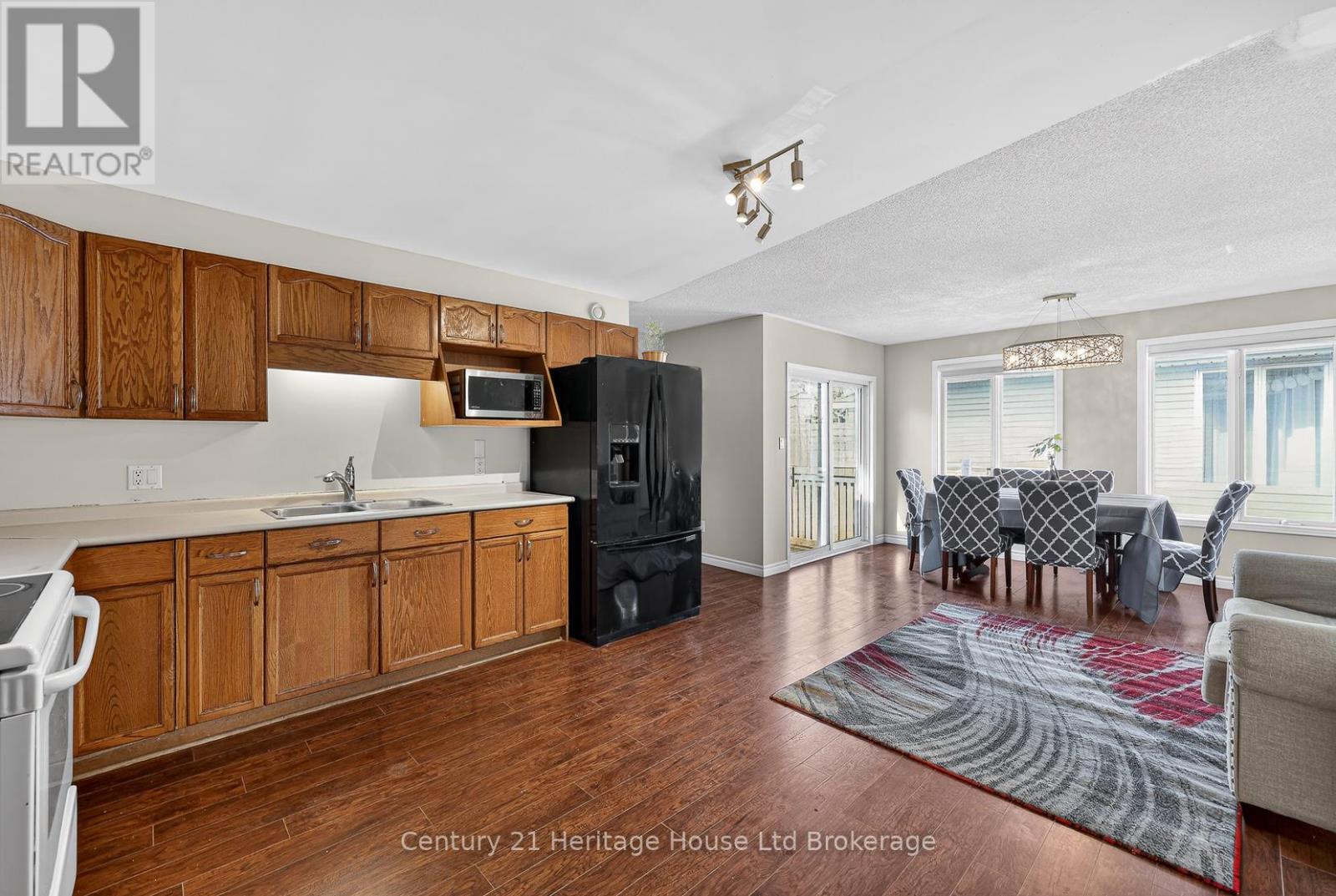 42 Eleanor Street, West Perth, Ontario  N0K 1N0 - Photo 9 - X12941880